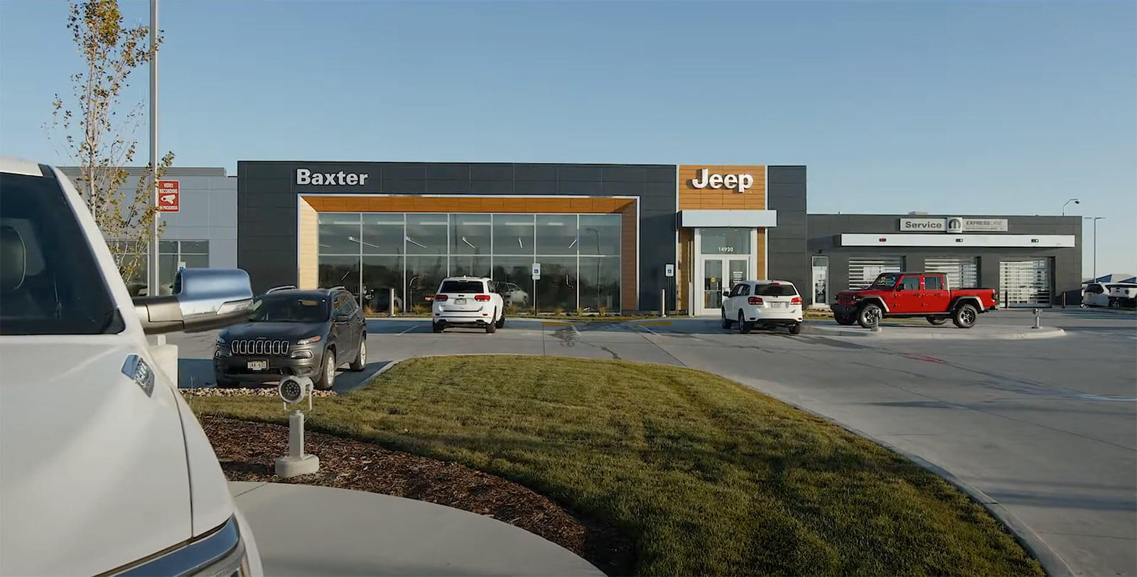 New Baxter Chrysler opens near Hwy. 370 in Omaha