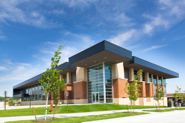 pacific-springs-center-ii-03 Pacific Springs Center II exterior by Darland Construction