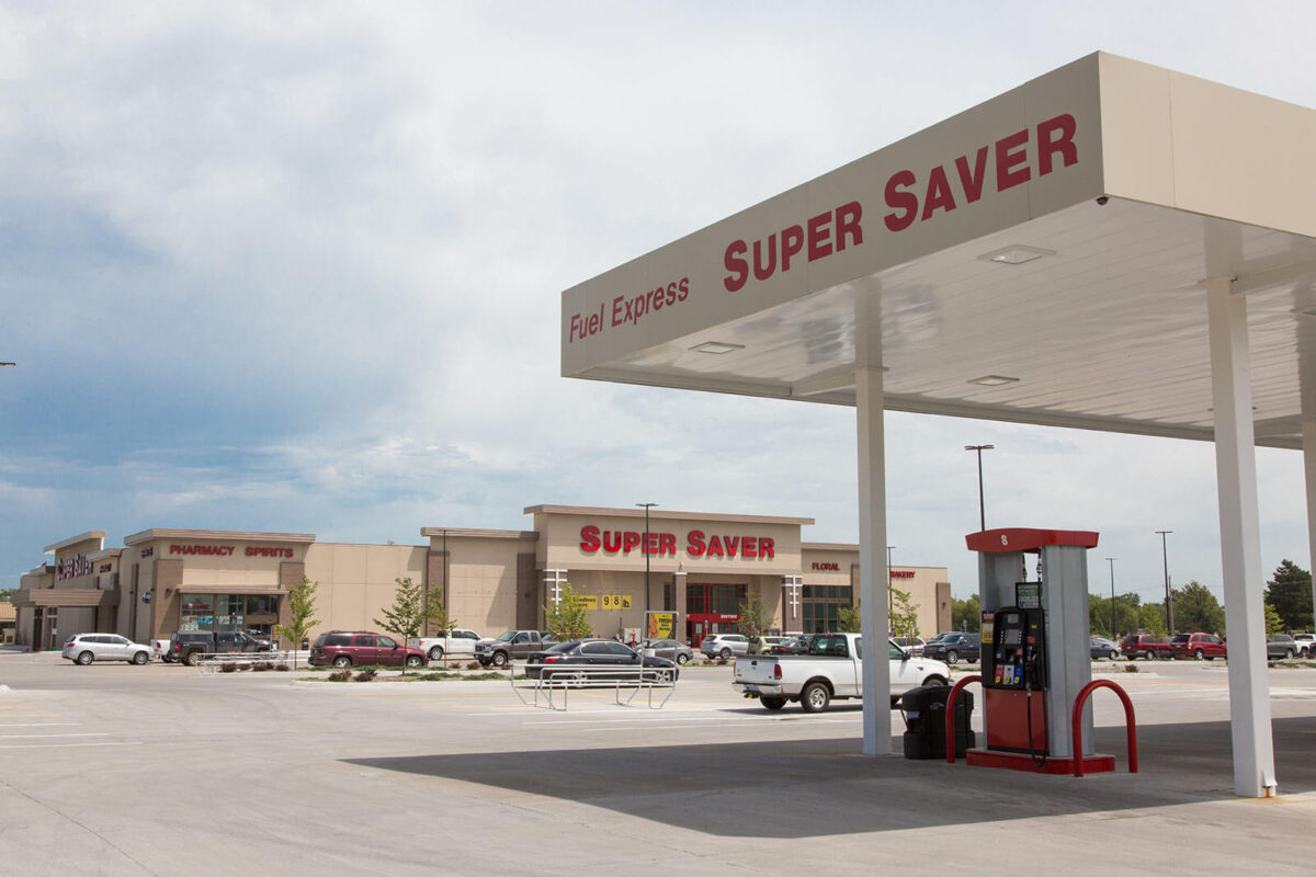 Super Saver Grand Island exterior and gas station