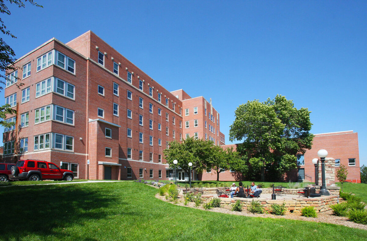 Exterior and landscaping of Victory Apartments